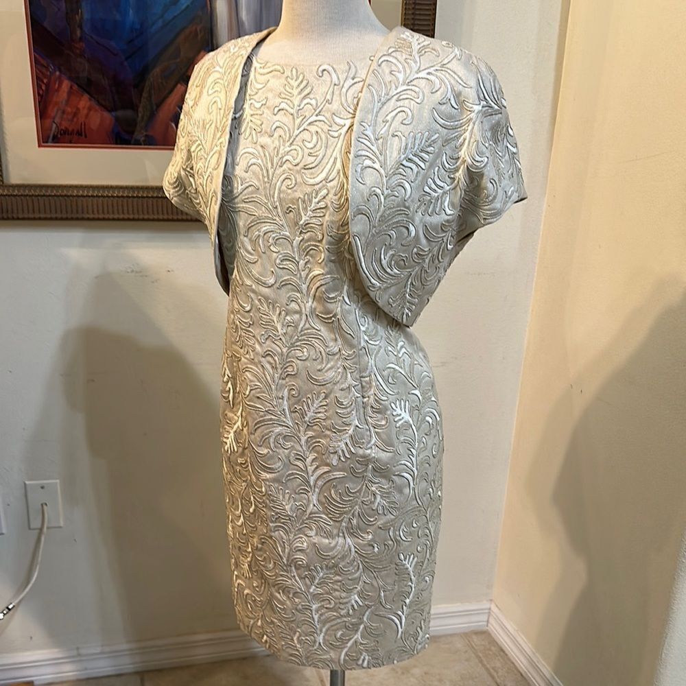 Carmen Marc Valvo Elegant Cream Embroidered Dress w/ Jacket Size 10